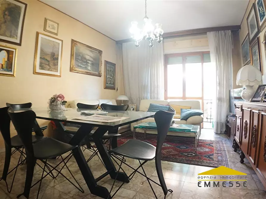 Immagine 2 di Appartamento in vendita  a Massa