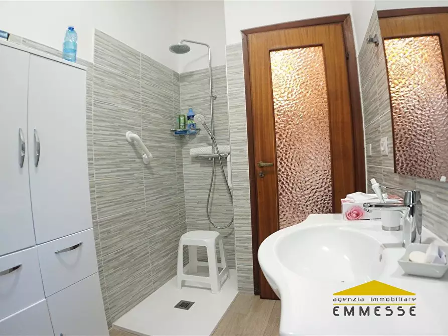 Immagine 7 di Appartamento in vendita  a Massa