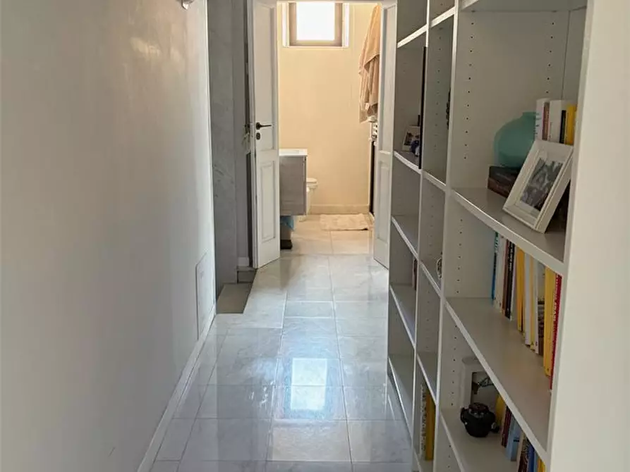 Immagine 9 di Appartamento in vendita  a Carrara