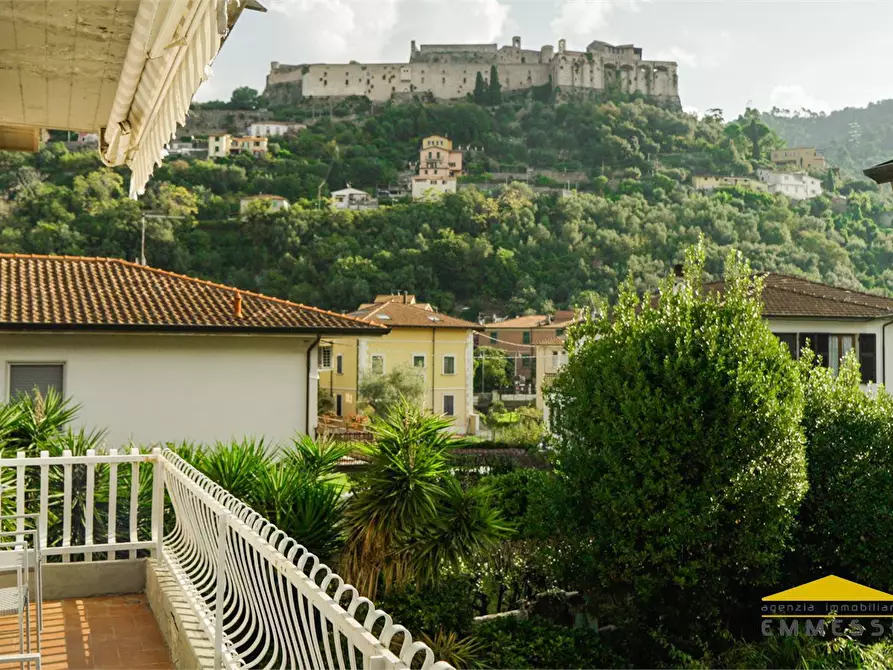 Immagine 1 di Appartamento in vendita  a Massa