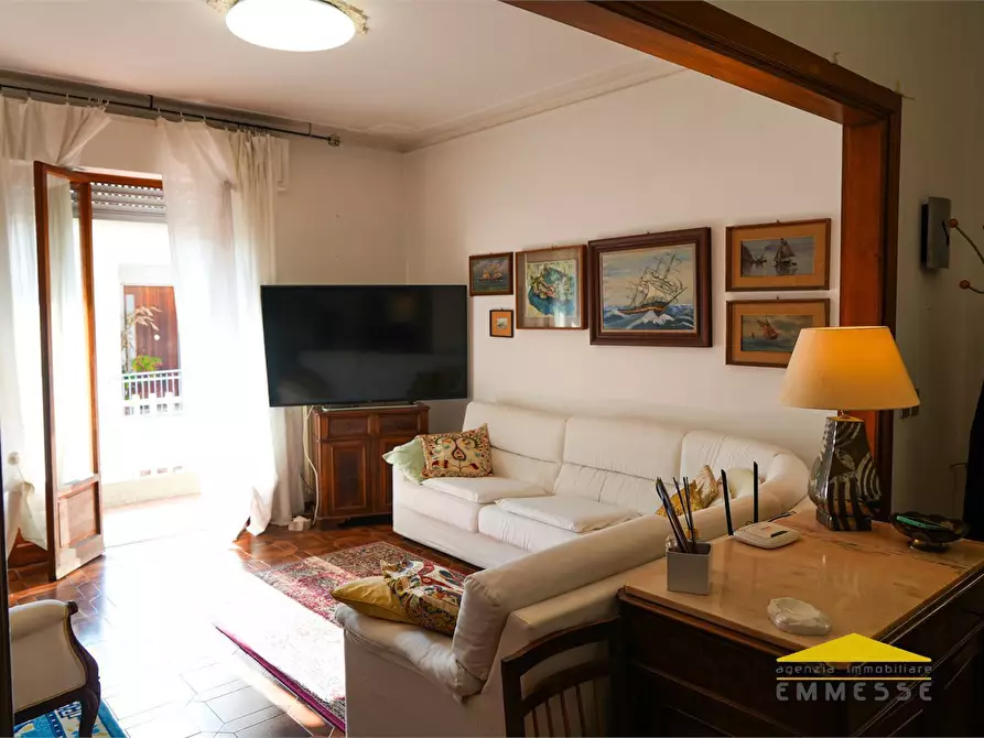 Immagine 4 di Appartamento in vendita  a Massa