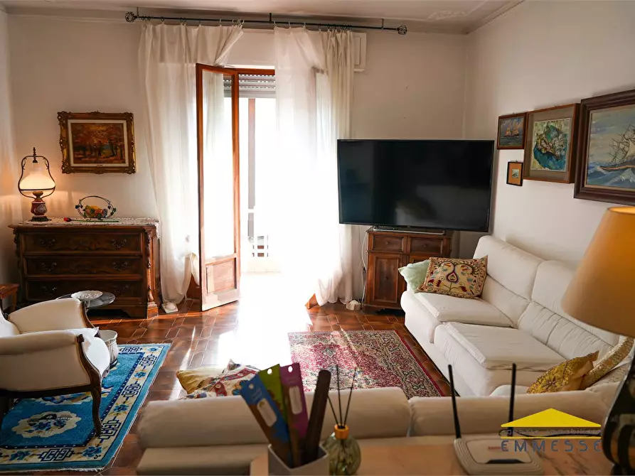 Immagine 3 di Appartamento in vendita  a Massa