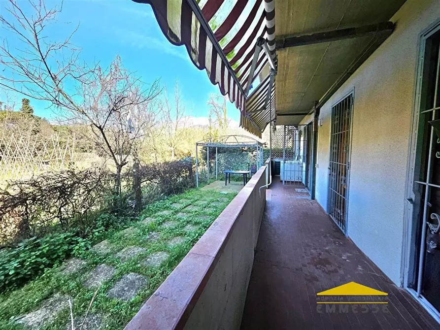 Immagine 1 di Appartamento in vendita  a Massa