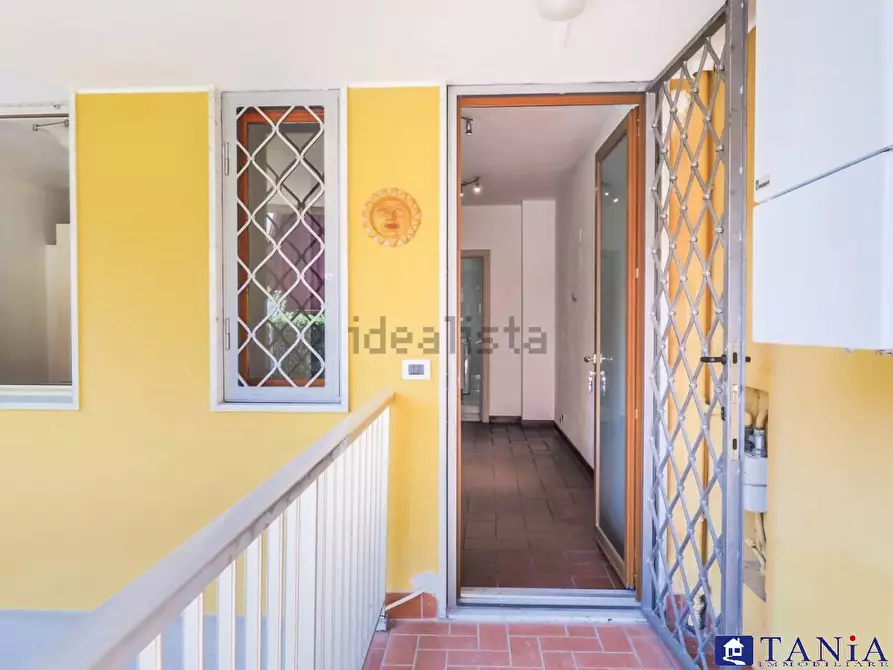 Immagine 1 di Casa semindipendente in vendita  a Carrara