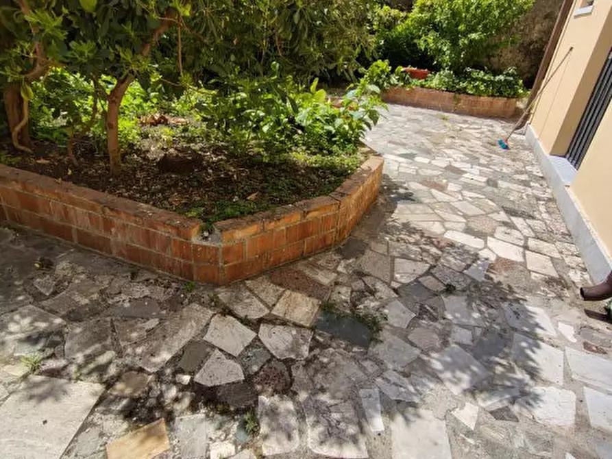 Immagine 4 di Appartamento in vendita  a Carrara