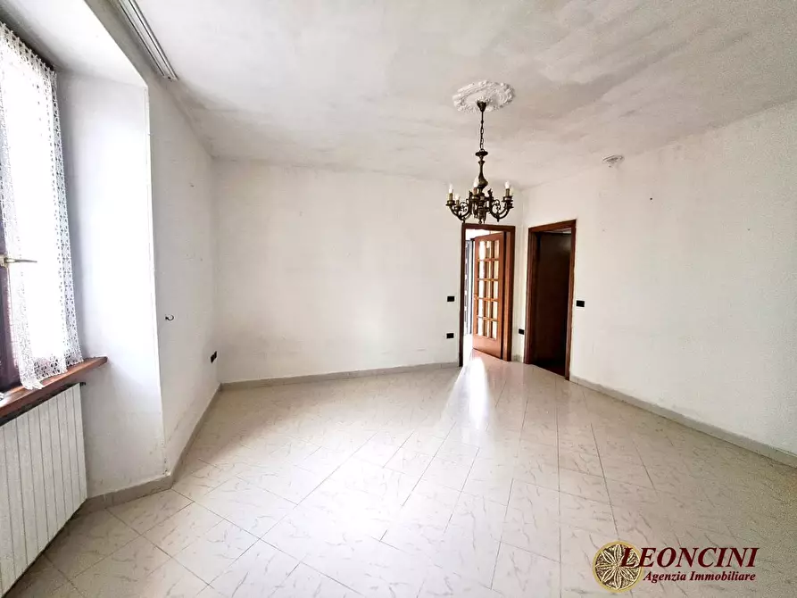 Immagine 10 di Appartamento in vendita  12 a Villafranca In Lunigiana