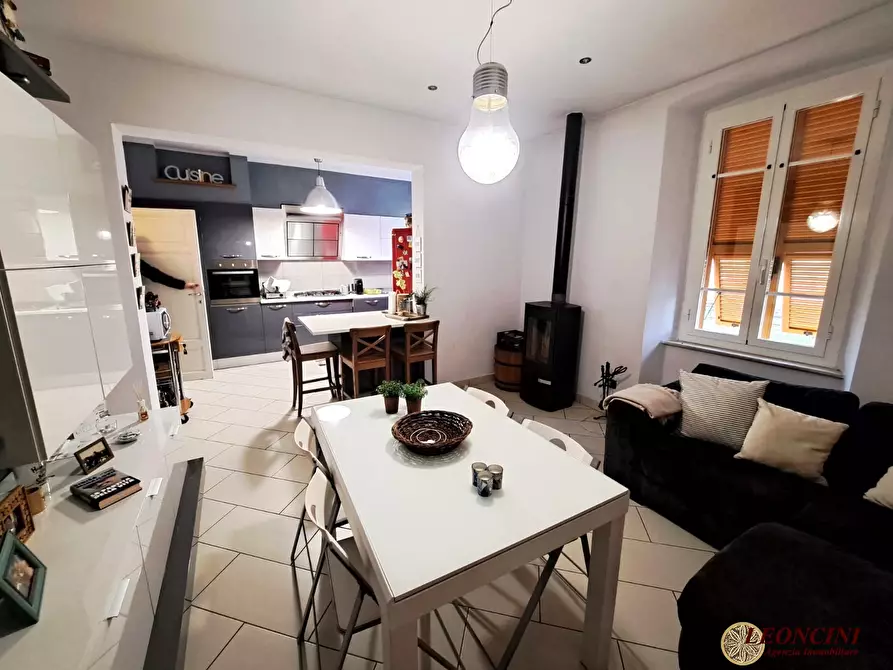 Immagine 2 di Appartamento in vendita  5 a Pontremoli