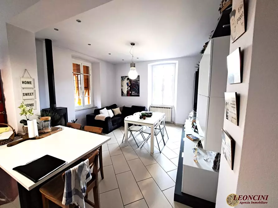 Immagine 7 di Appartamento in vendita  5 a Pontremoli