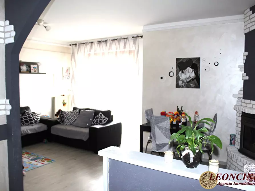 Immagine 4 di Appartamento in vendita  33 a Filattiera