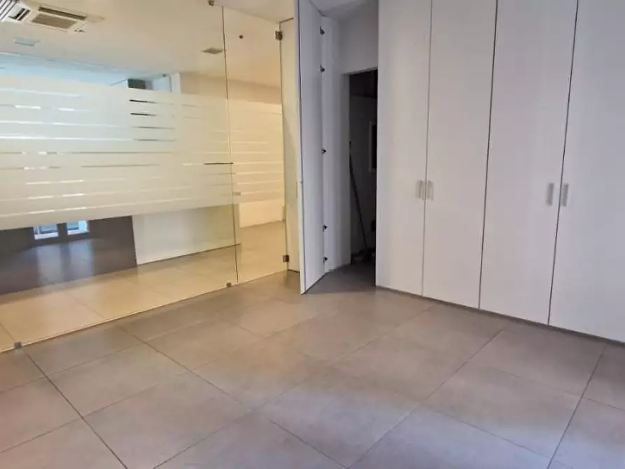 Immagine 6 di Appartamento in vendita  18 a Carrara