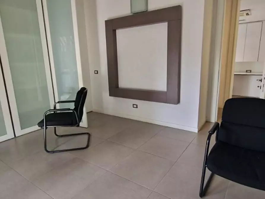 Immagine 10 di Appartamento in vendita  18 a Carrara