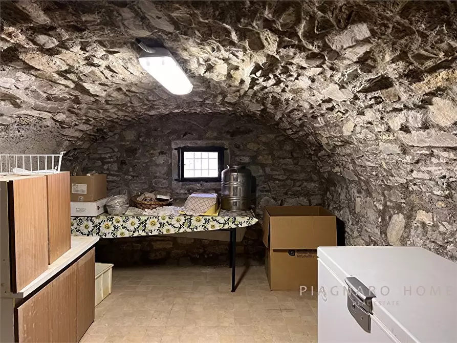 Immagine 5 di Appartamento in vendita  6 a Filattiera