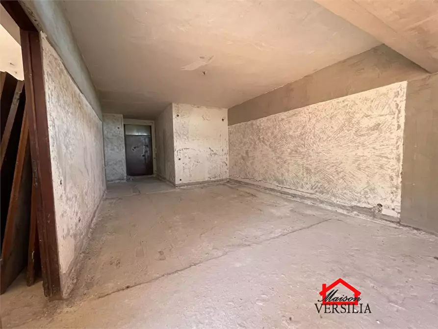 Immagine 1 di Appartamento in vendita  a Carrara