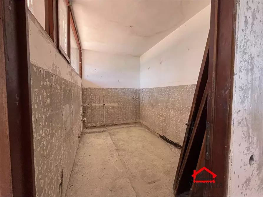 Immagine 3 di Appartamento in vendita  a Carrara