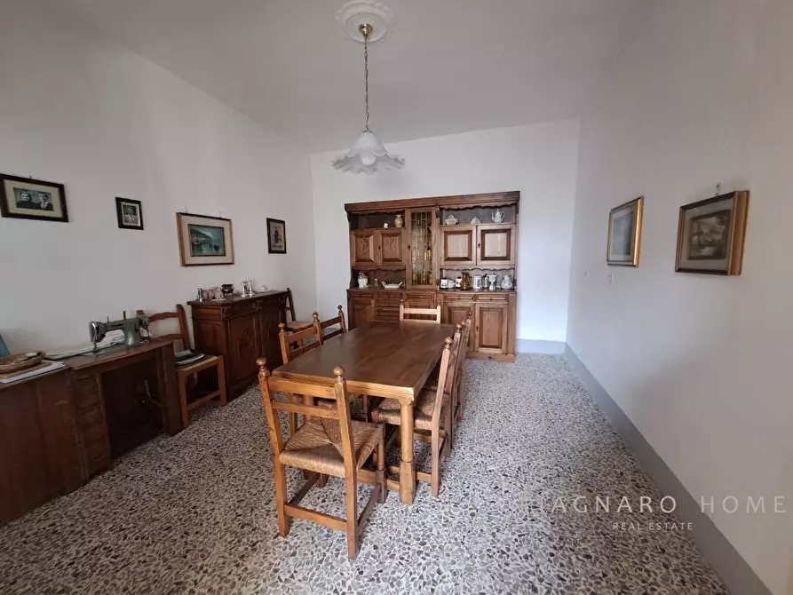 Immagine 5 di Appartamento in vendita  a Pontremoli