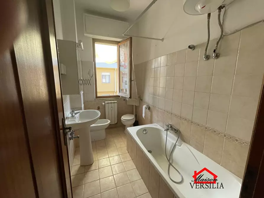 Immagine 10 di Appartamento in vendita  a Carrara