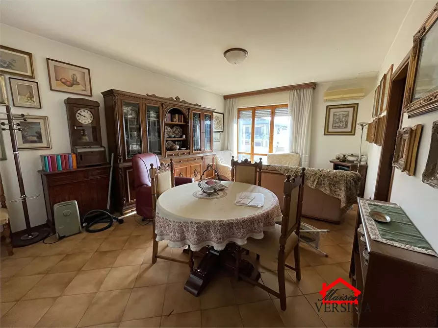 Immagine 2 di Appartamento in vendita  49 a Massa