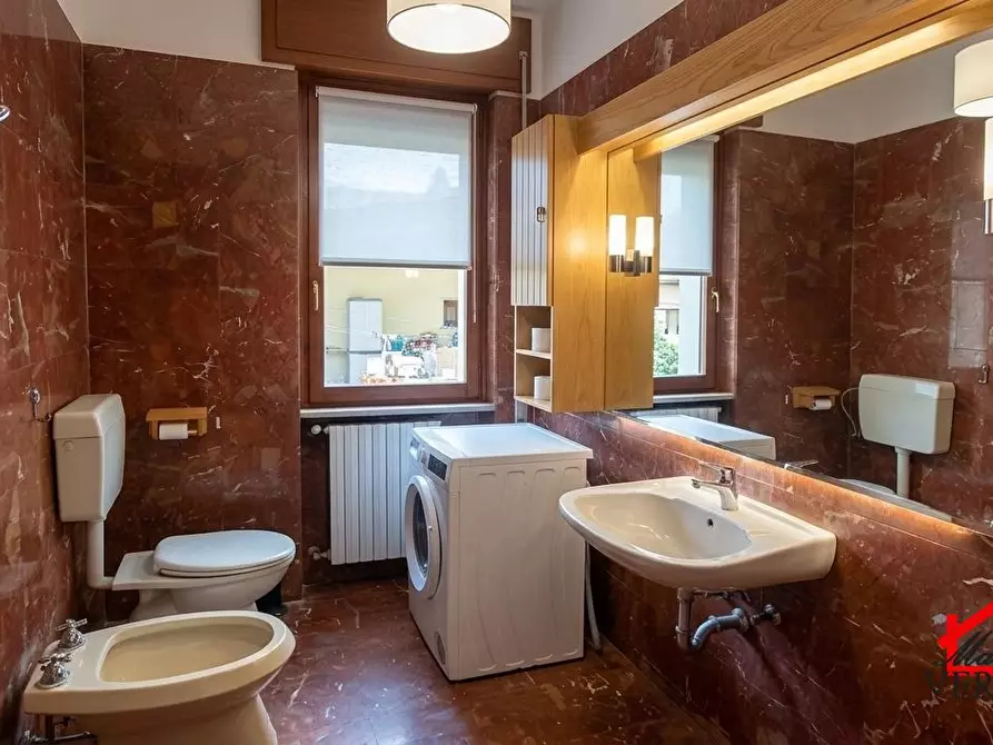 Immagine 7 di Appartamento in vendita  38 a Massa