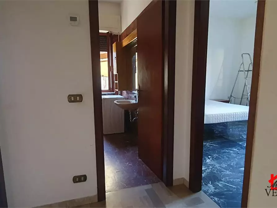 Immagine 9 di Appartamento in vendita  38 a Massa