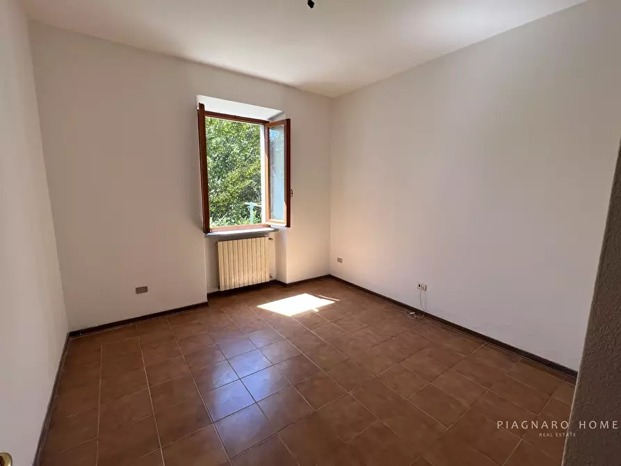 Immagine 5 di Appartamento in vendita  6 a Filattiera