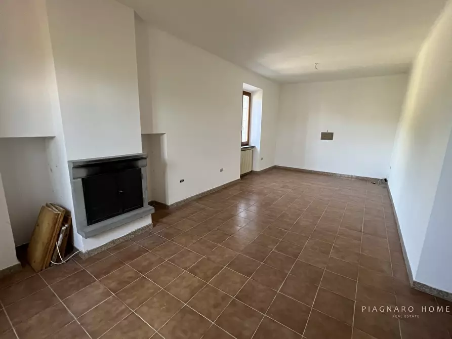 Immagine 3 di Appartamento in vendita  6 a Filattiera