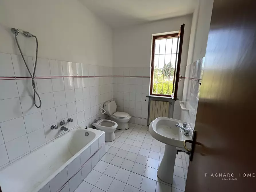 Immagine 10 di Appartamento in vendita  6 a Filattiera