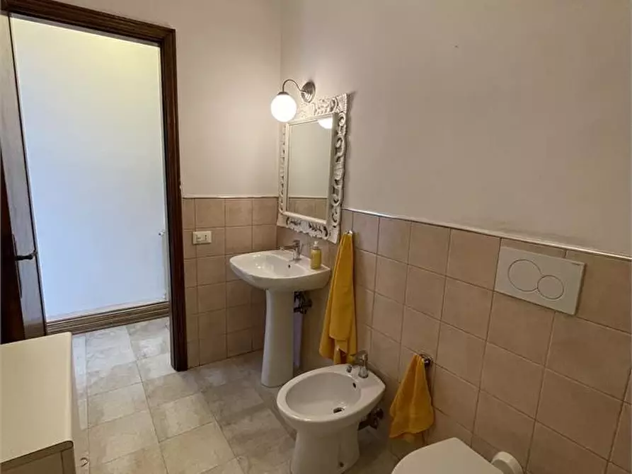 Immagine 7 di Appartamento in vendita  a Massa