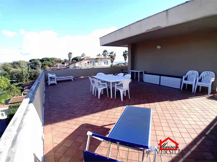 Immagine 2 di Appartamento in vendita  a Montignoso