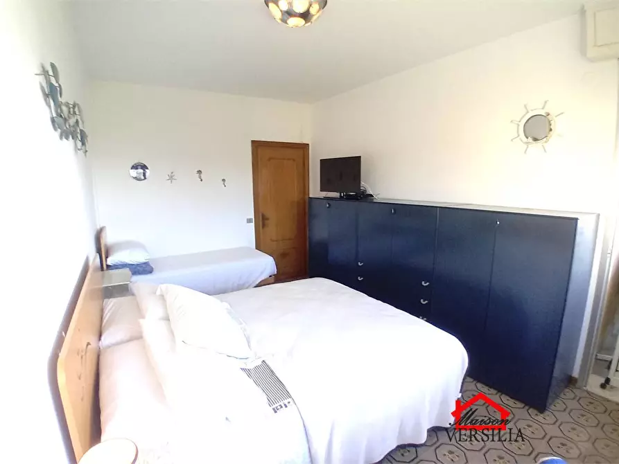 Immagine 8 di Appartamento in vendita  a Montignoso