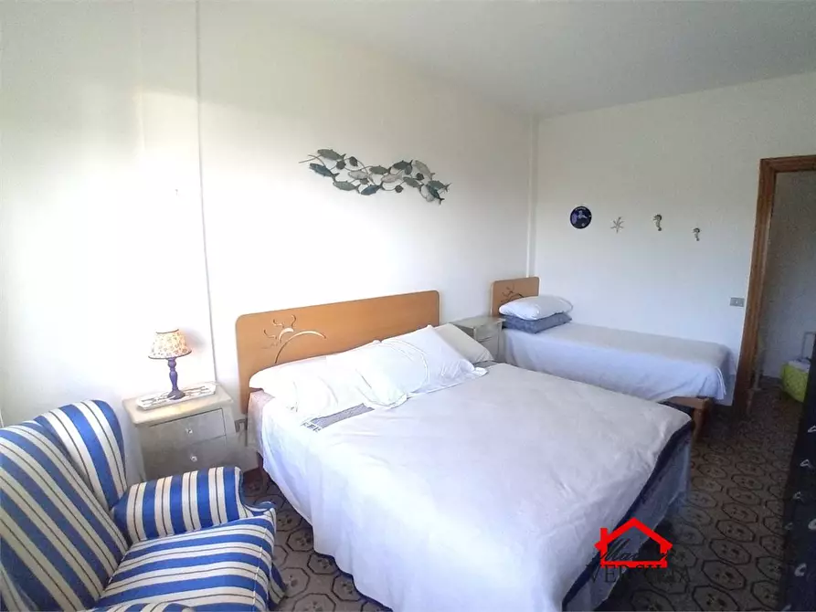 Immagine 7 di Appartamento in vendita  a Montignoso