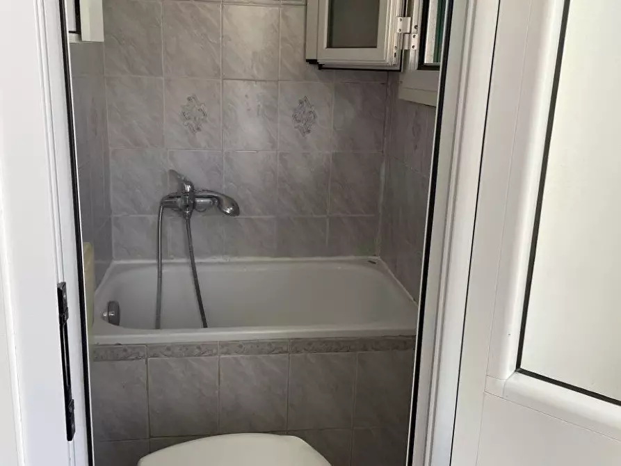 Immagine 5 di Appartamento in vendita  a Carrara