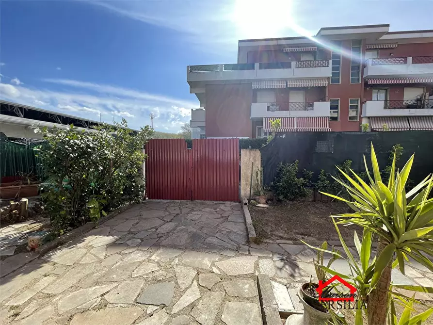 Immagine 2 di Appartamento in vendita  a Carrara