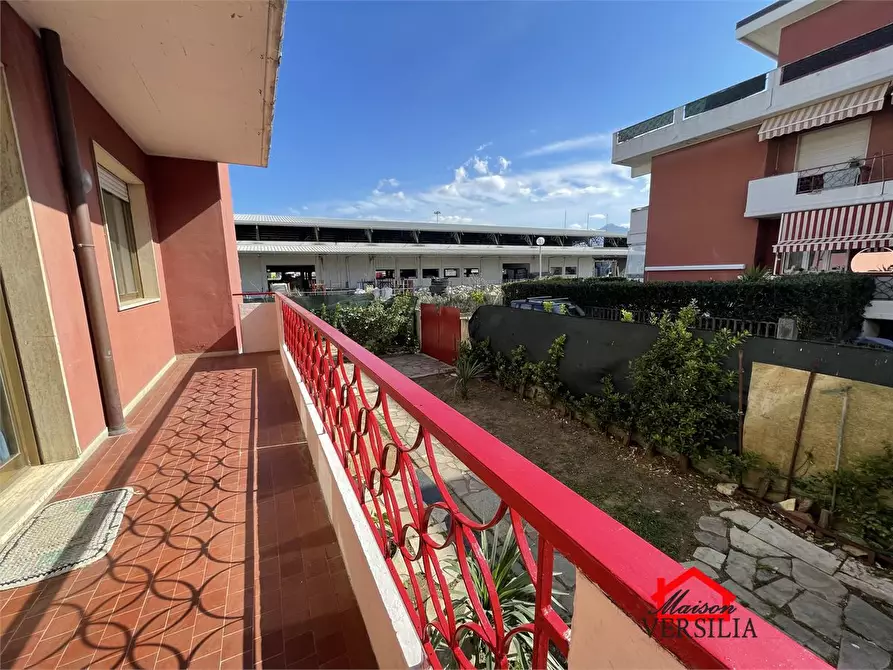 Immagine 5 di Appartamento in vendita  a Carrara