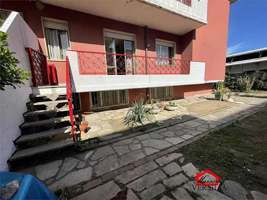 Immagine 4 di Appartamento in vendita  a Carrara