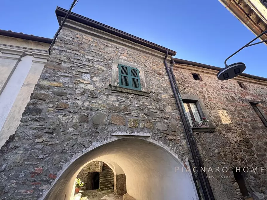 Immagine 1 di Appartamento in vendita  16 a Filattiera