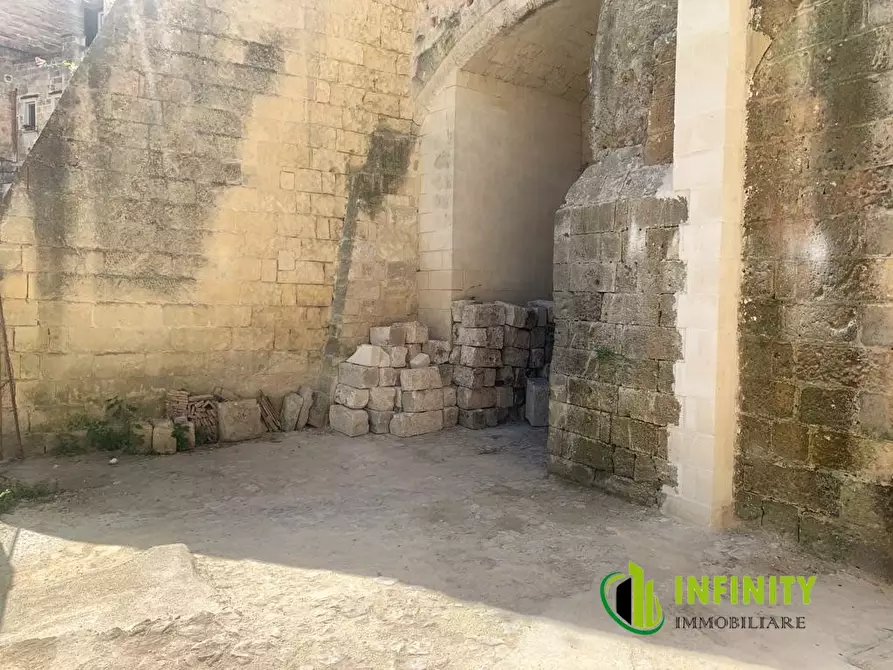 Immagine 10 di Appartamento in vendita  8 a Matera