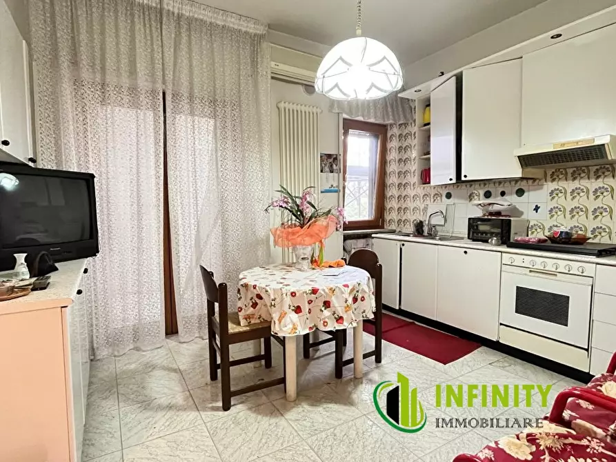 Immagine 8 di Appartamento in vendita  5 a Matera