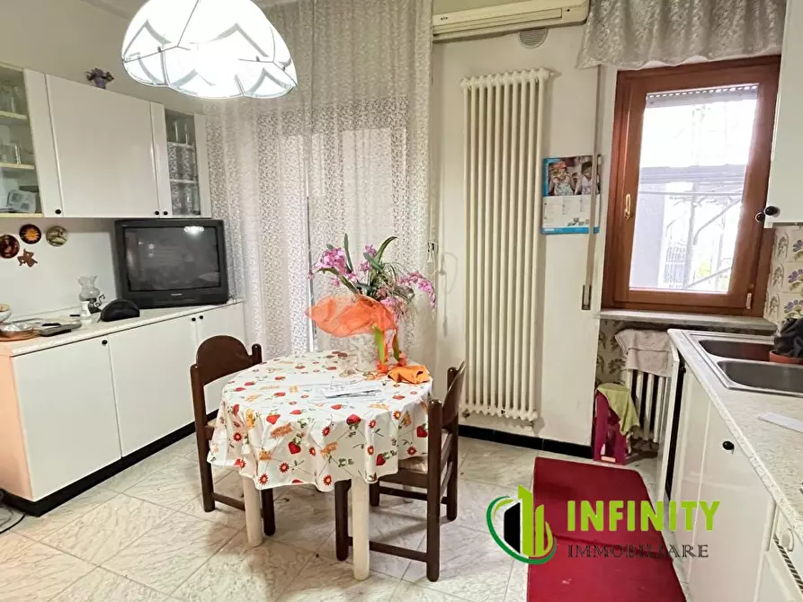 Immagine 9 di Appartamento in vendita  5 a Matera