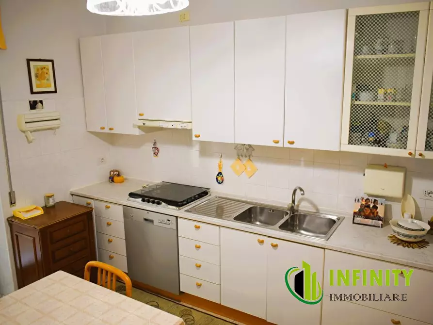 Immagine 5 di Appartamento in vendita  15 a Matera