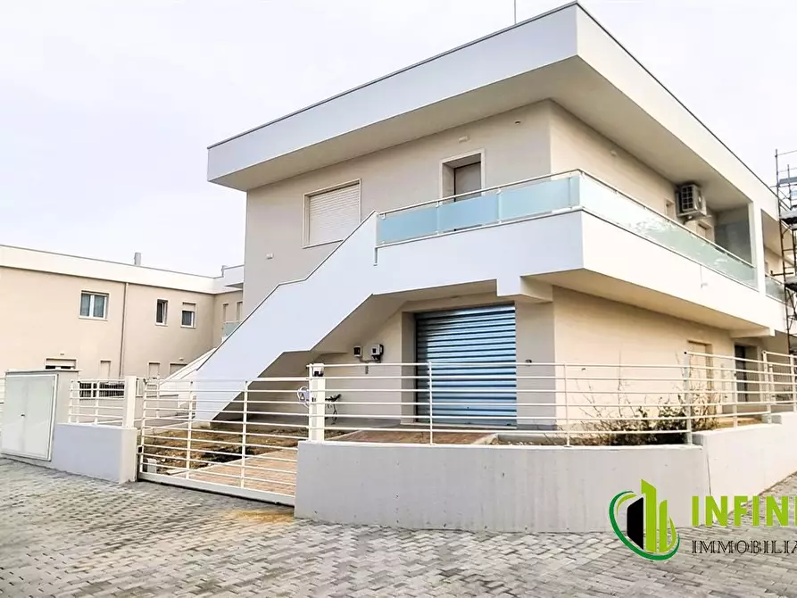 Immagine 2 di Appartamento in vendita  a Matera