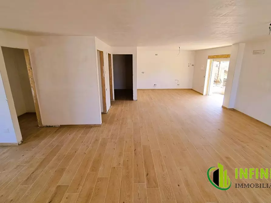 Immagine 4 di Appartamento in vendita  a Matera