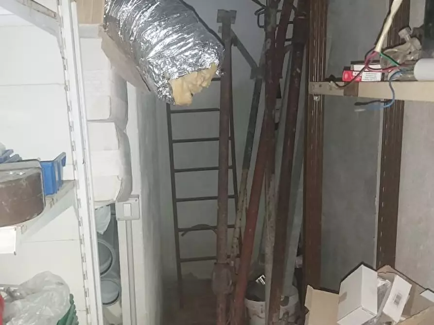 Immagine 10 di Appartamento in vendita  a Messina