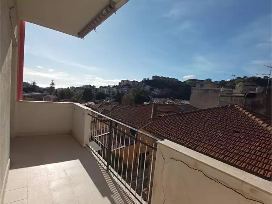 Immagine 2 di Appartamento in vendita  a Messina