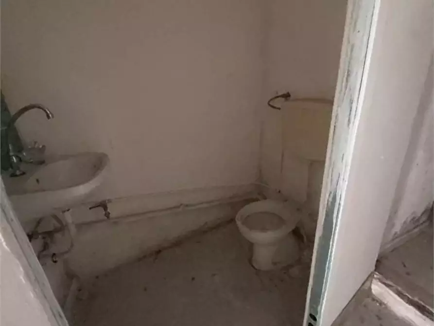 Immagine 8 di Appartamento in vendita  76 a Messina