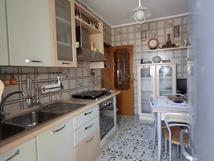 Immagine 10 di Appartamento in vendita  30 a Messina