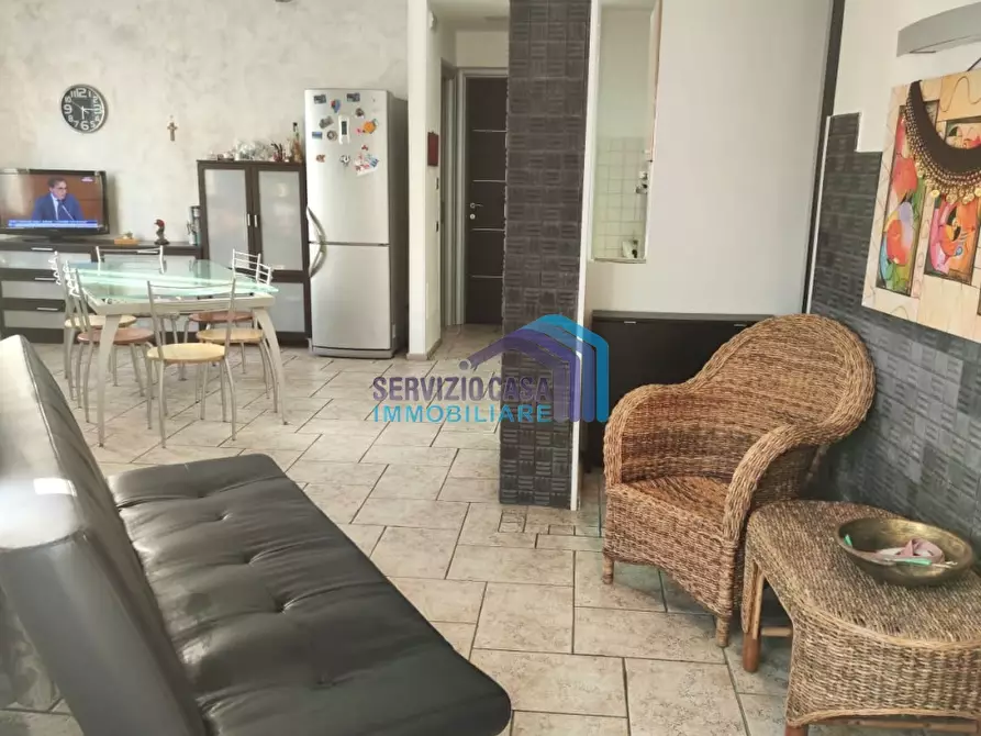 Immagine 3 di Appartamento in vendita  a Giardini-Naxos