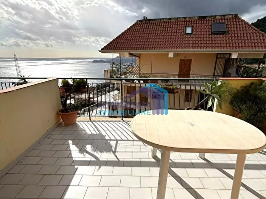 Immagine 5 di Appartamento in vendita  a Letojanni