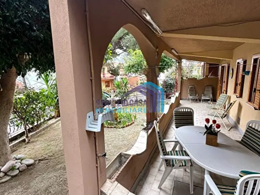 Immagine 2 di Appartamento in vendita  a Letojanni