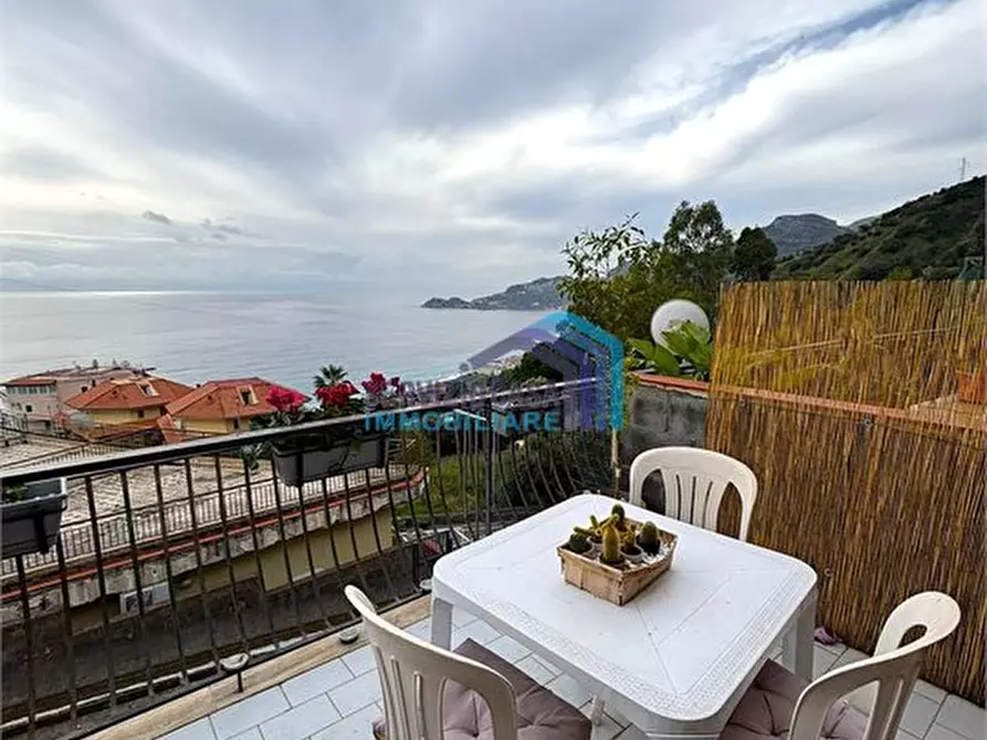 Immagine 1 di Appartamento in vendita  a Letojanni