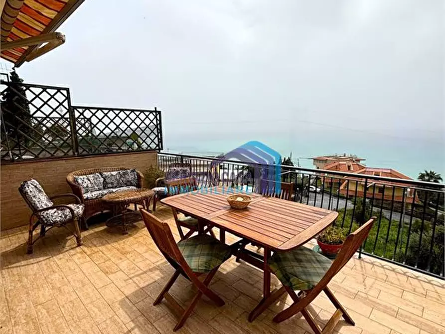 Immagine 1 di Appartamento in vendita  a Letojanni